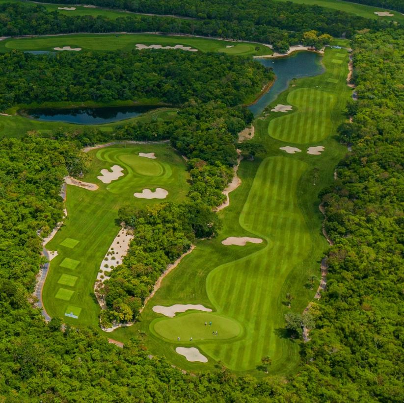 Vista aérea del campo de golf Gran Coyote