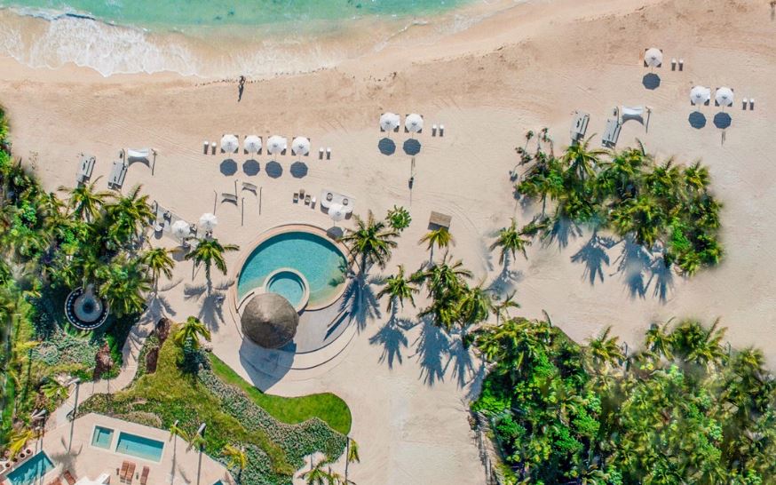 Vista aérea de la playa en el desarrollo de Corasol