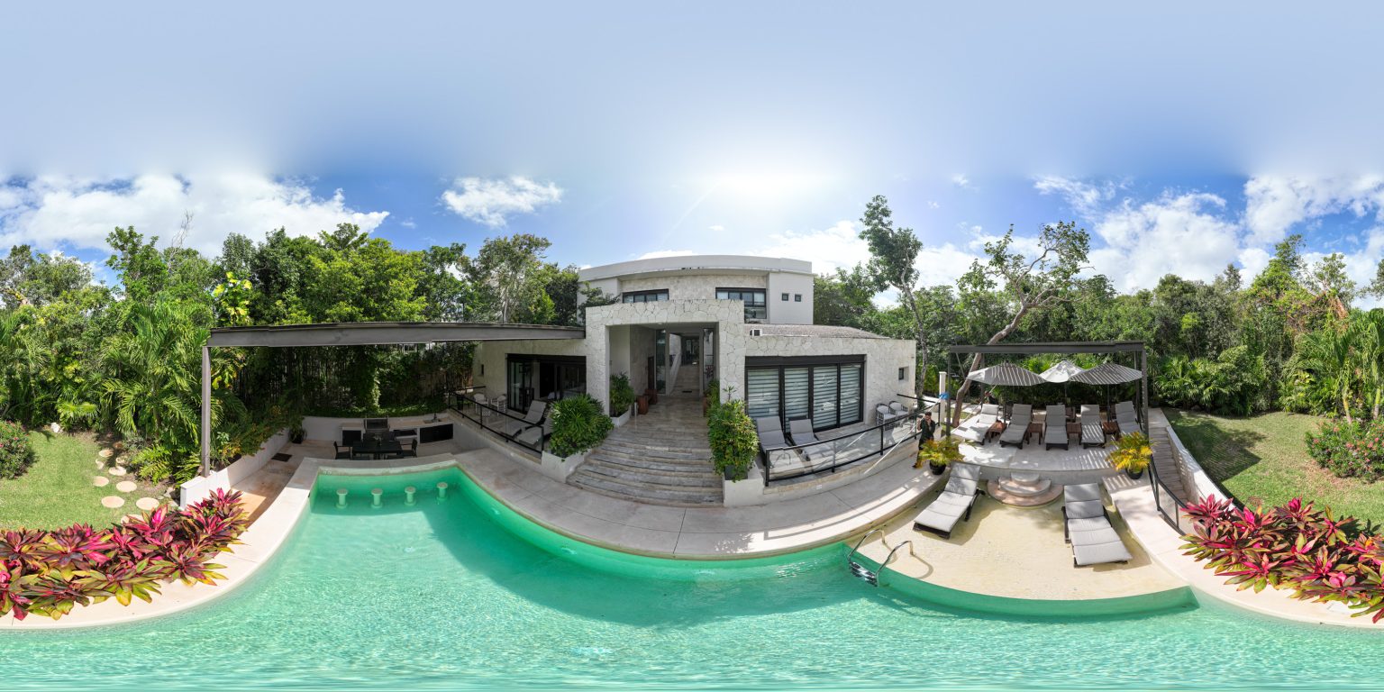 Can US citizens buy property in Mexico?